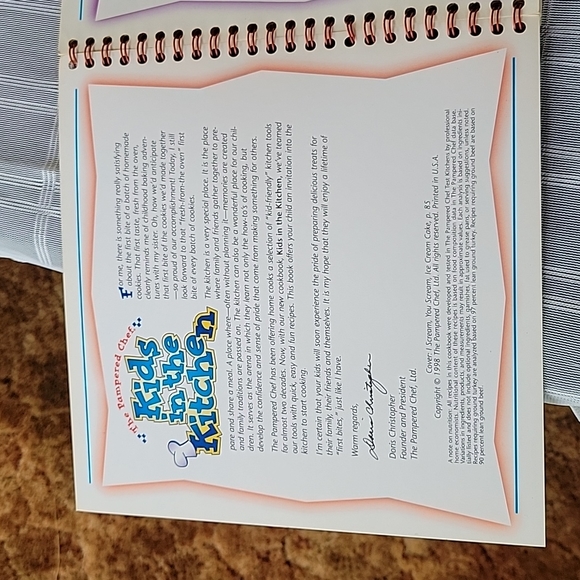 The Pampered Chef - Kids in the Kitchen Cookbook - Picture 2 of 9